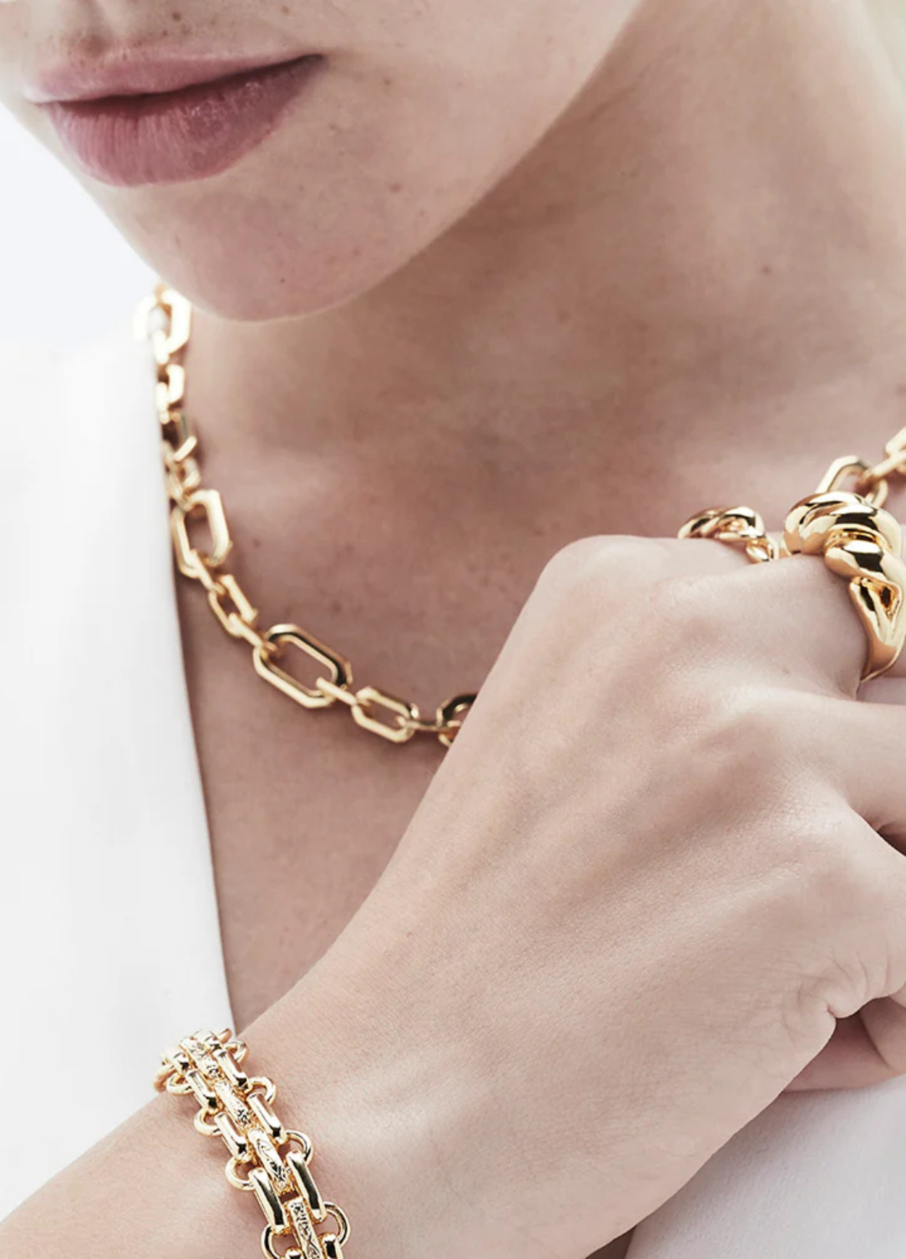 Gold chain bracelet from Jolie & Deen