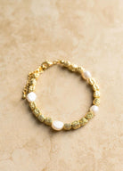 Paradiso Bracelet made of freshwater pearls and crushed gold from Indigo & Wolfe