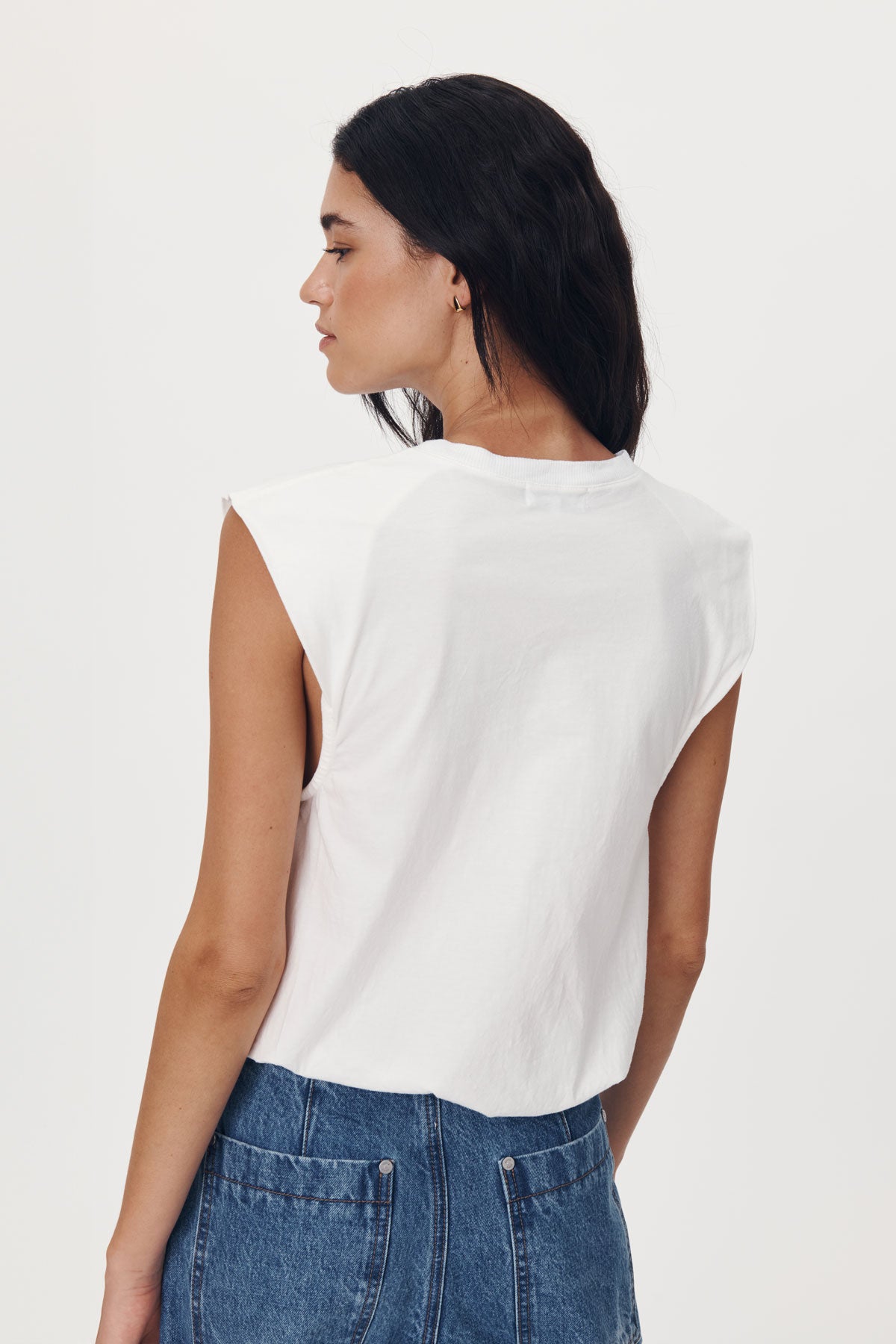 Organic cotton white tee with bubble hem detail