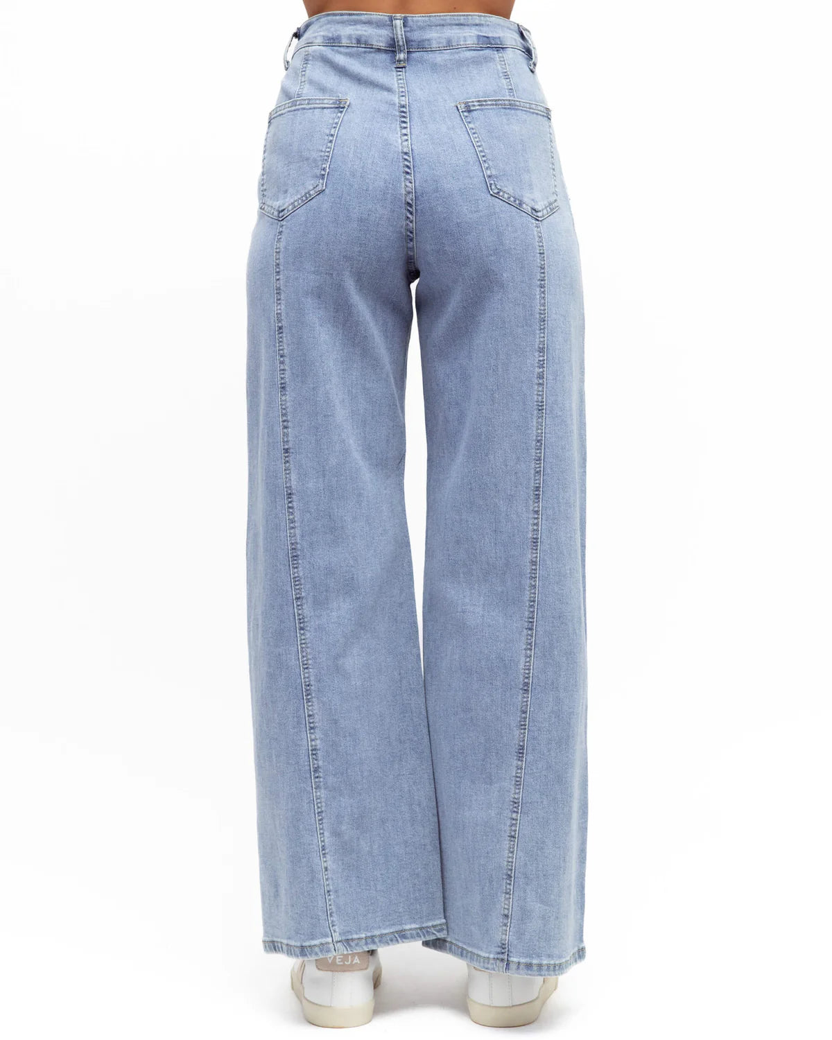 Wide leg straight leg jean from Label of love